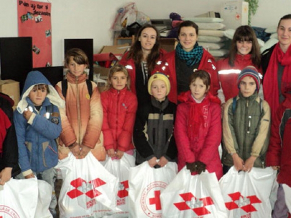 Crucea Roşie Română organizează de 1 iunie "Banca de alimente pentru copii"