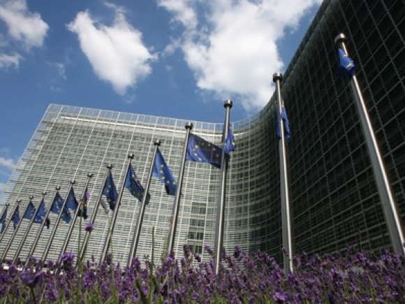 Parlamentul European votează pentru protejarea depozitelor bancare mai mici de 100.000 de euro