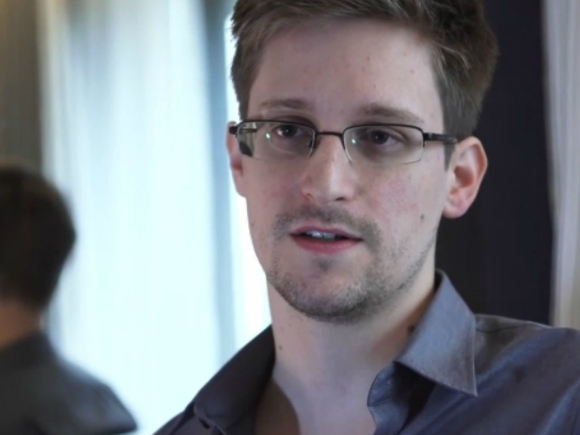 Edward Snowden a finanţat cu o sumă modestă campania lui Ron Paul la preşedinţia SUA, în 2012