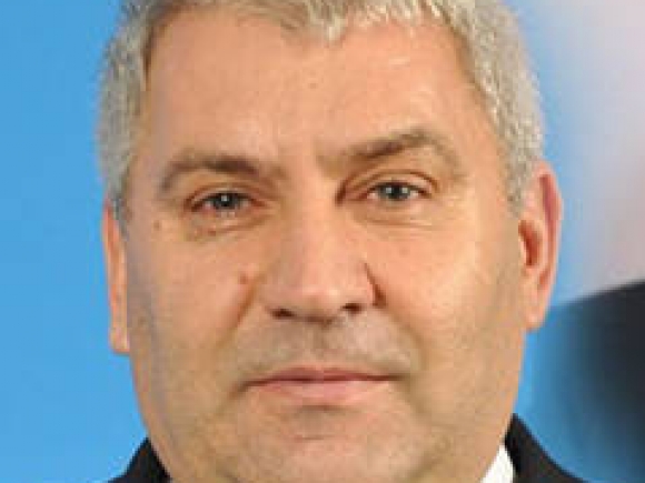Demisii pe bandă rulantă: Deputatul PPDD, Gheorghe Coman, a trecut la PC