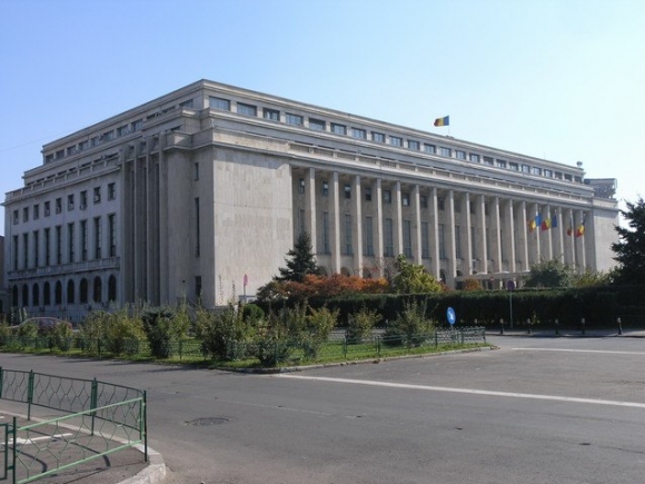 INSCOP: Primăriile, Guvernul şi Consiliile Judeţene, instituţiile politice în care românii au cea mai mare încredere