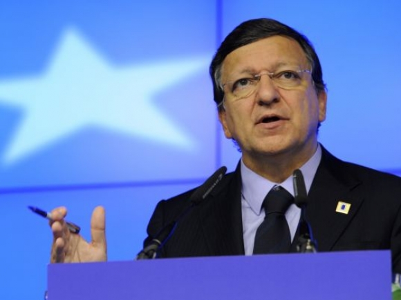 Barroso, despre măsurile de austeritate: “Aveţi încredere în Merkel, ştie ce face”