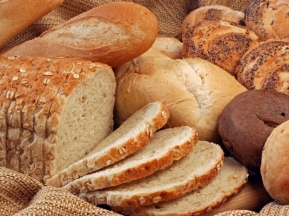 FMI: Guvernul va evalua impactul reducerii TVA la pâine. Măsura este temporară