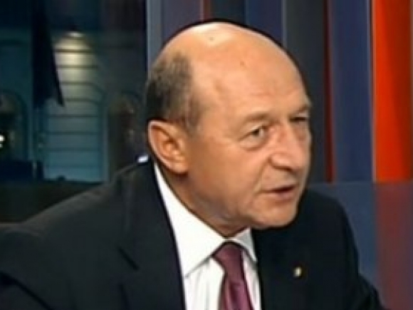 Băsescu: Am fost la Elena Udrea acasă, încerc s-o conving că n-am abandonat-o