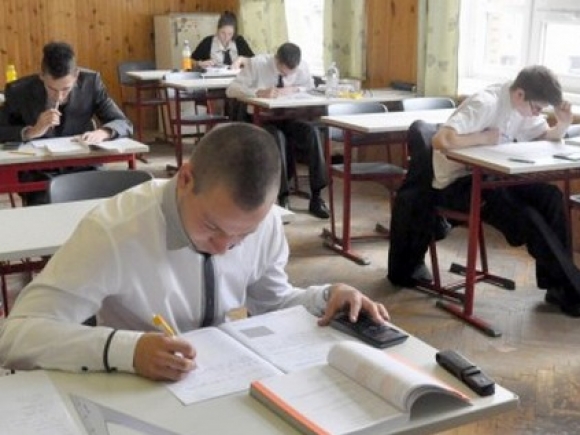 Ministrul Educaţiei: Lucrările la bacalaureat, corectate în alte judeţe decât cele în care se susţine examenul