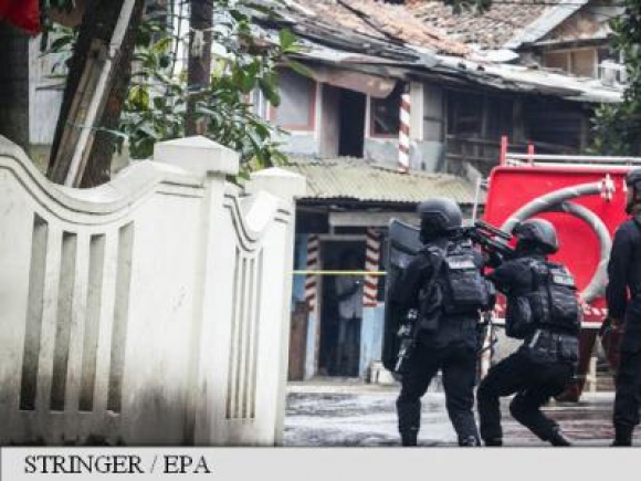 Indonezia: O bombă a explodat la Bandung, în vestul insulei Java; atacatorul ar fi avut legături cu SI