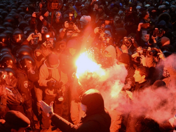Manifestanții ucrainiei au ocupat sediul partidului președintelui Viktor Ianukovici din Kiev