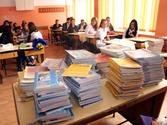 Ministrul Educaţiei: Proiectul privind noile manuale va fi lansat miercuri în dezbatere publică