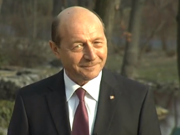 Băsescu: Guvernul poate să-și asume răspunderea pe alegerea primarilor în două tururi sau PNL să promoveze o inițiativă