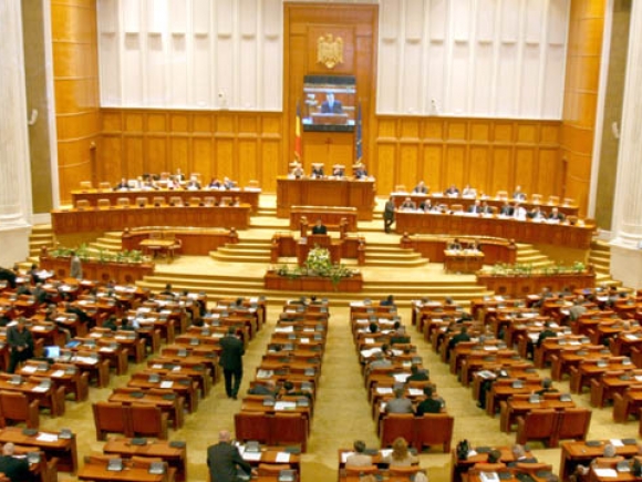 PNL solicită dezbatere luni în Camera Deputaților pe legislația electorală, cu participarea premierului
