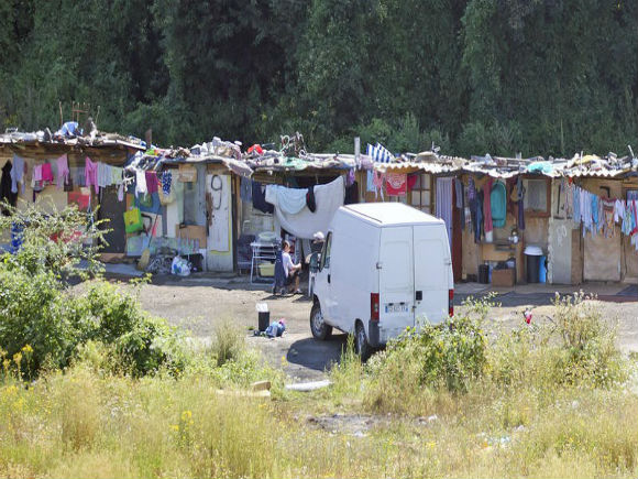 Romi evacuați în Franţa, fără ordin judecătoresc