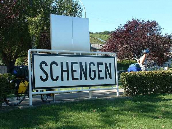 CE: Suspendarea spațiului Schengen ar putea perturba economia europeană
