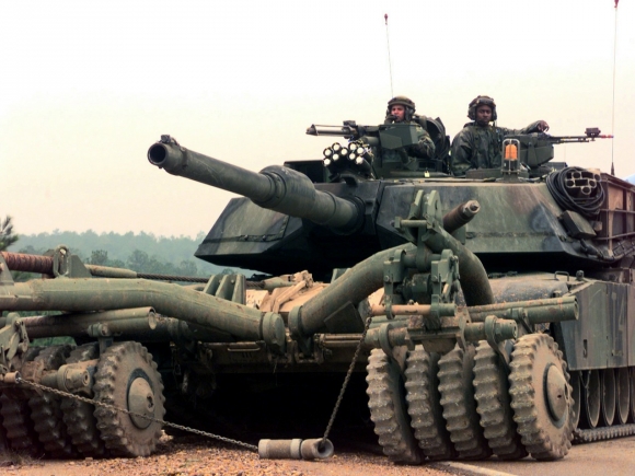 Casa Albă: Planul SUA de a desfășura armament greu în Europa de Est, încă în stadiu incipient
